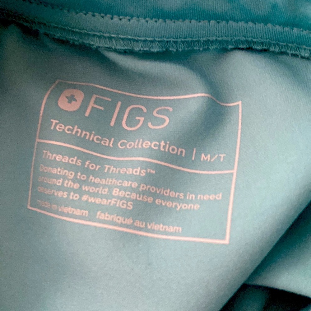 Seafoam green Figs Women’s jogger scrub pants.